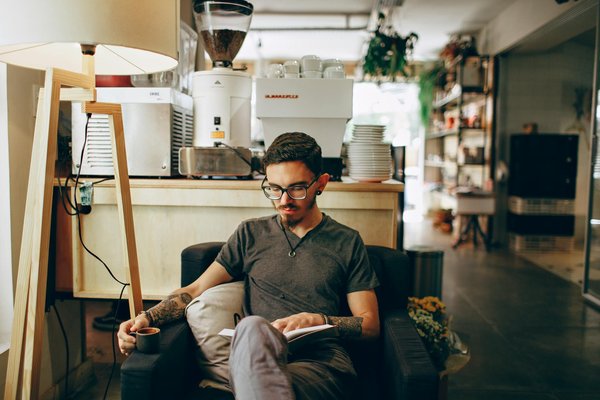 Welche Möglichkeiten gibt es, einen nachhaltigen Teich im eigenen Garten anzulegen?